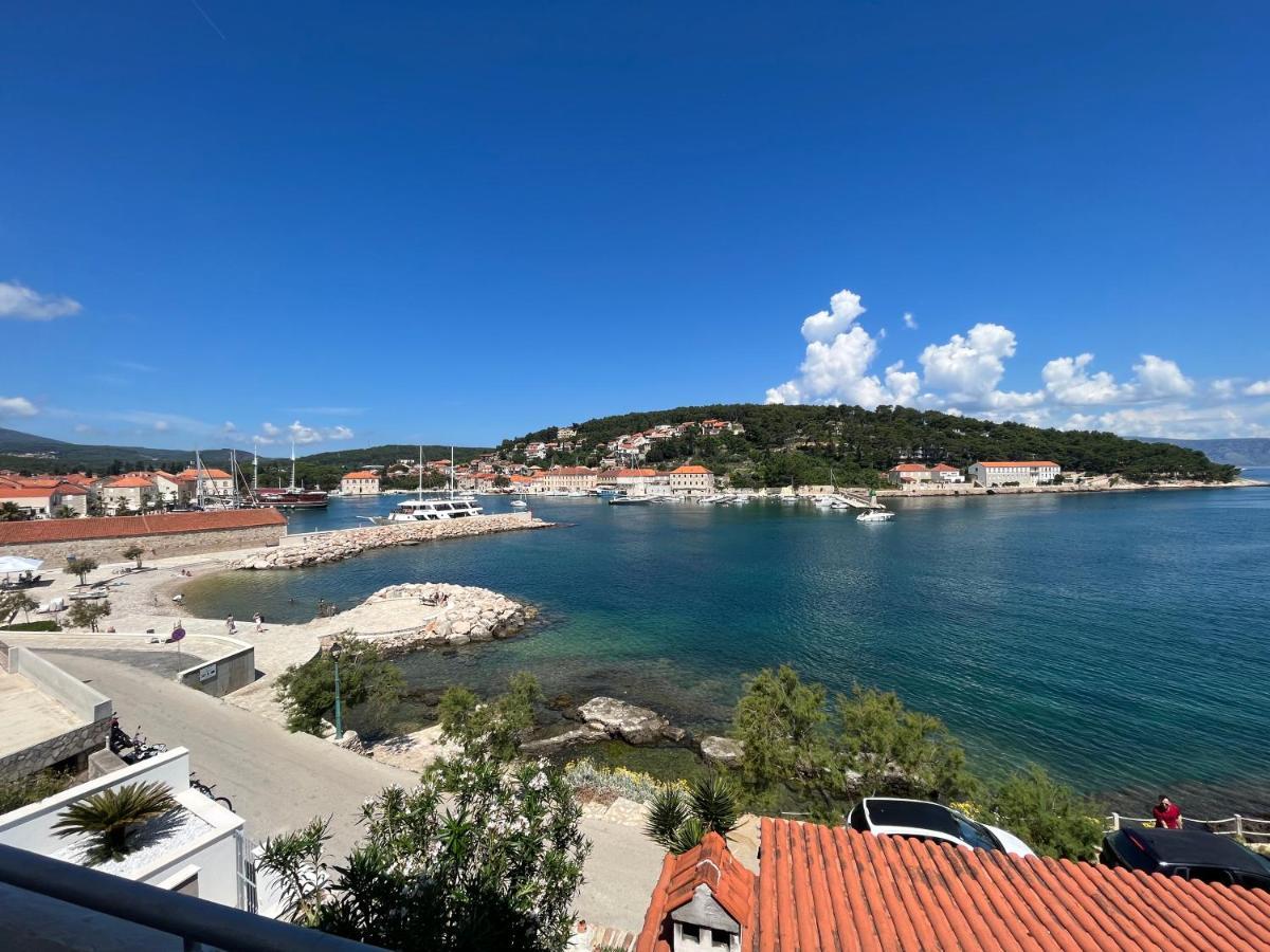 Apartments Peronja Jelsa Seafront Exterior foto