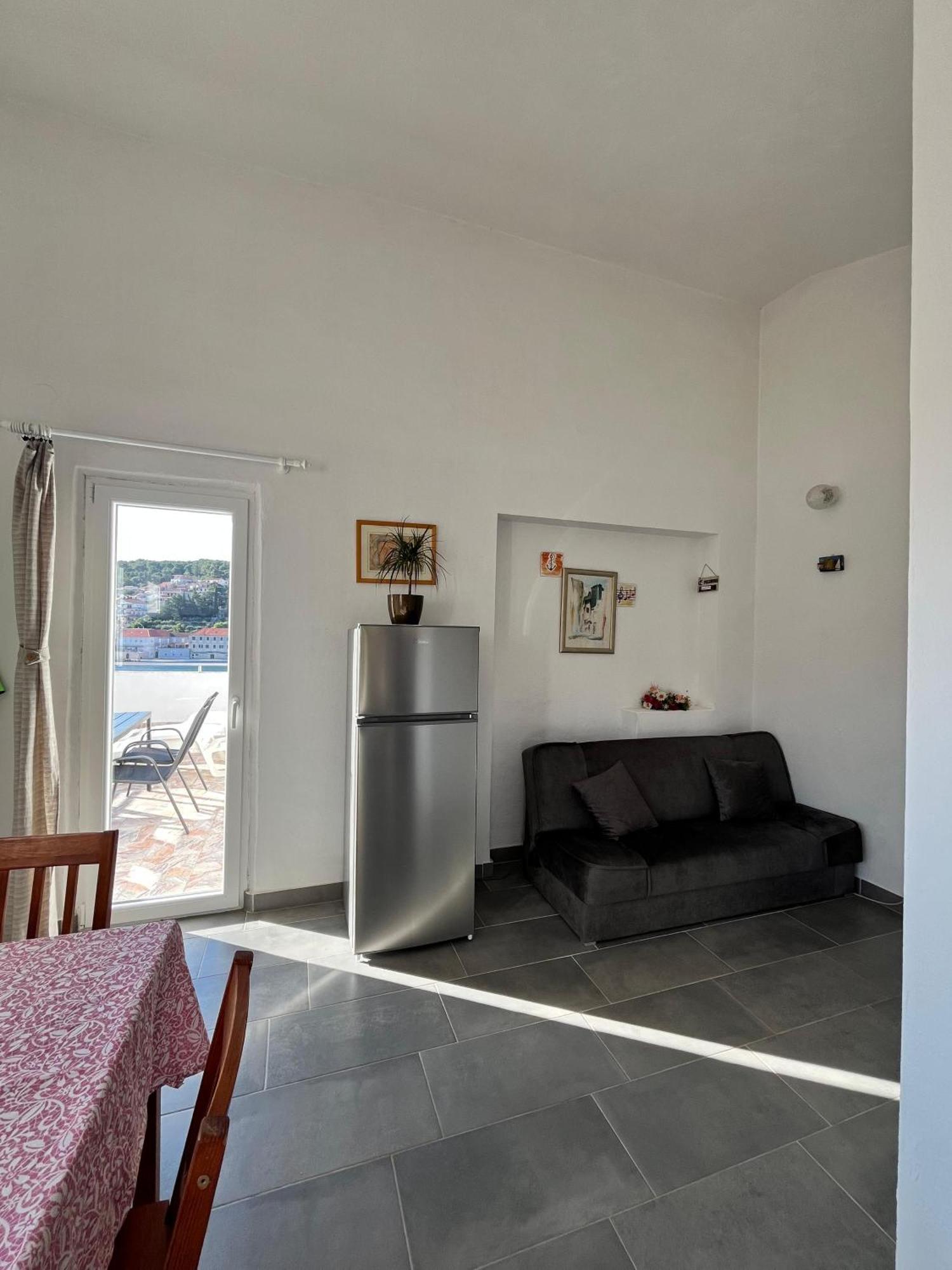 Apartments Peronja Jelsa Seafront Exterior foto