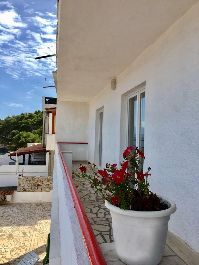 Apartments Peronja Jelsa Seafront Exterior foto